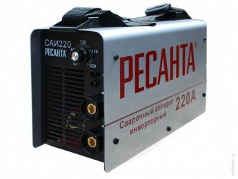Инверторный сварочный аппарат Ресанта САИ 220А Напряжение 220 В. Диапазон сварочного тока 10/220 A. Диаметр электрода 5 мм. Вес 4,9 кг
