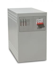 Стабилизатор напряжения трехфазный Штиль R6000-3 Регулирование происходит по принципу автотрансформатора с 6-ю отводами. Охлаждение стабилизатора естественное